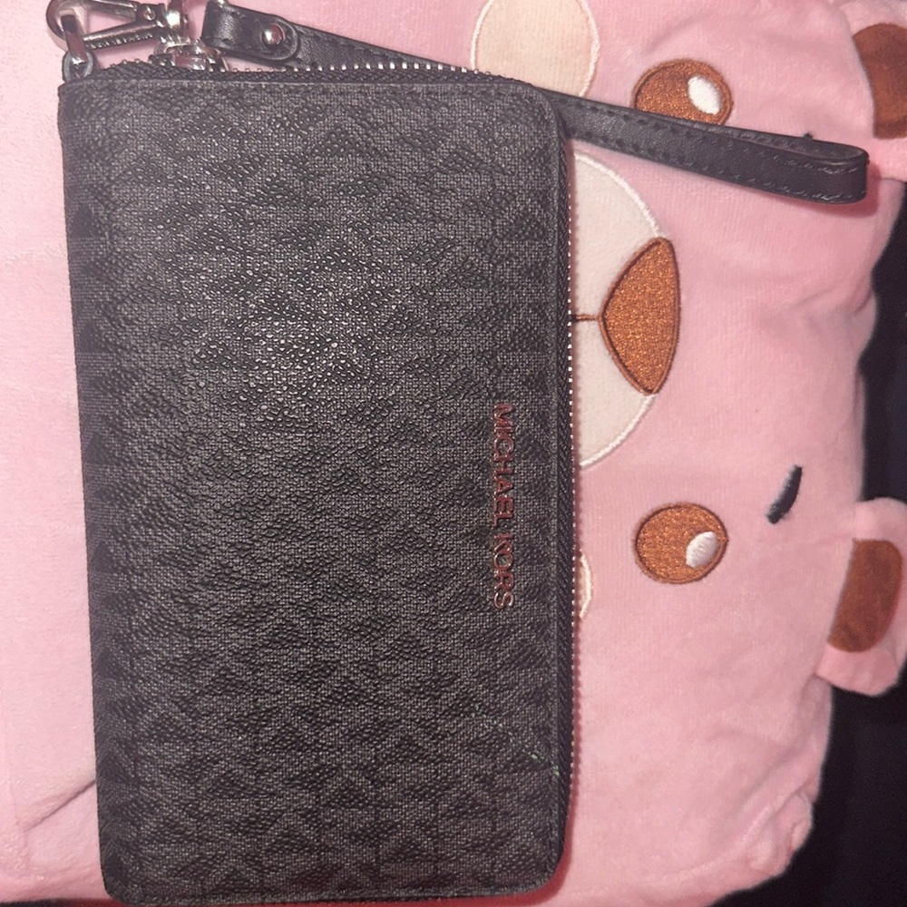 Micheal Kors Jet black wristlet